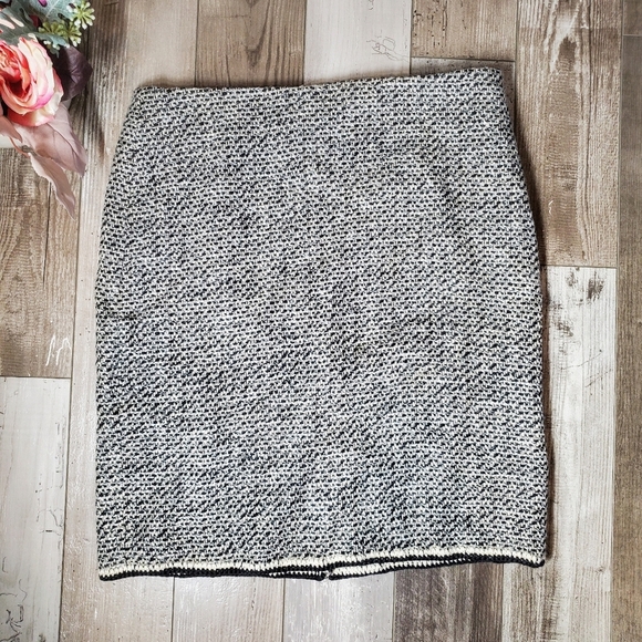 Max Studio Knee Length Black White Cream Wool Blend Tweed Pencil Skirt Size 12 - Picture 1 of 13